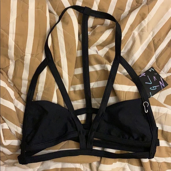 🆕 Nasty Gal caged bikini top - Picture 3 of 3